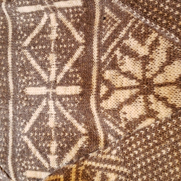 Winter sweater - Picture 3 of 3